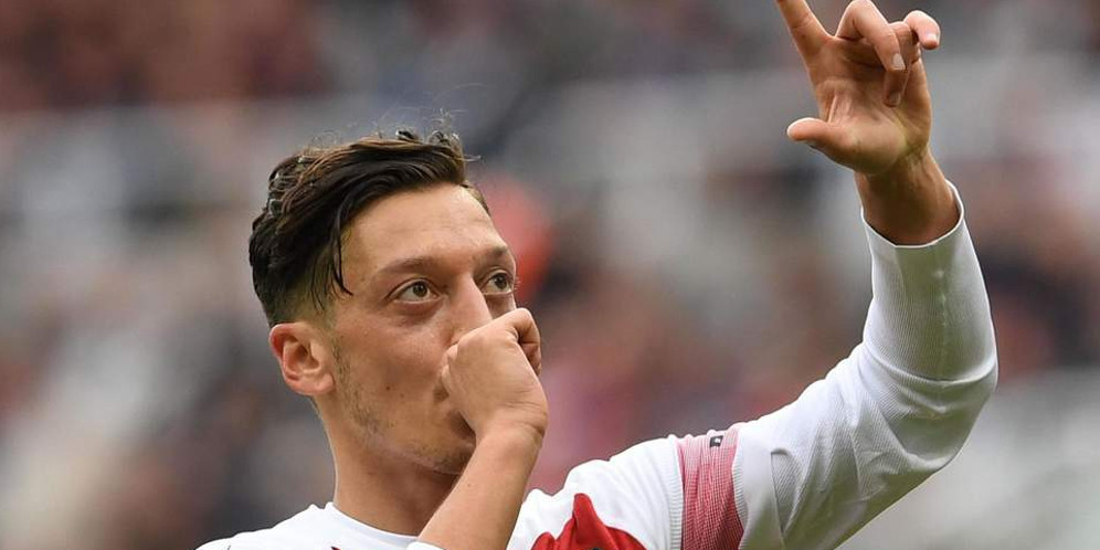 Harga Ozil Konon Dikorting Arsenal, Inter Bermanuver thumbnail